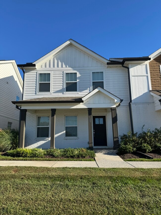 Building Photo - 689 Hickory Industrial Dr