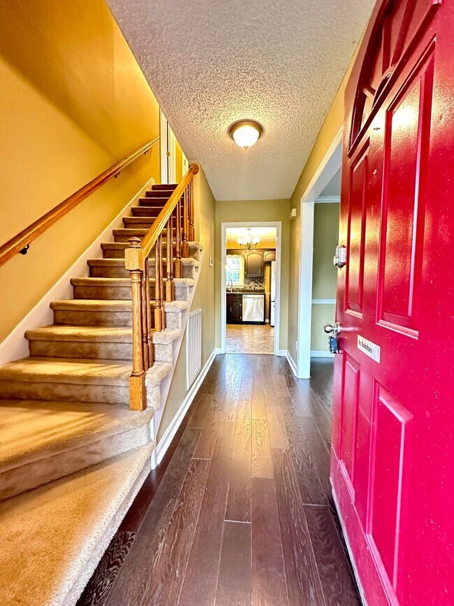 Photo - 642 Gardendale Ln