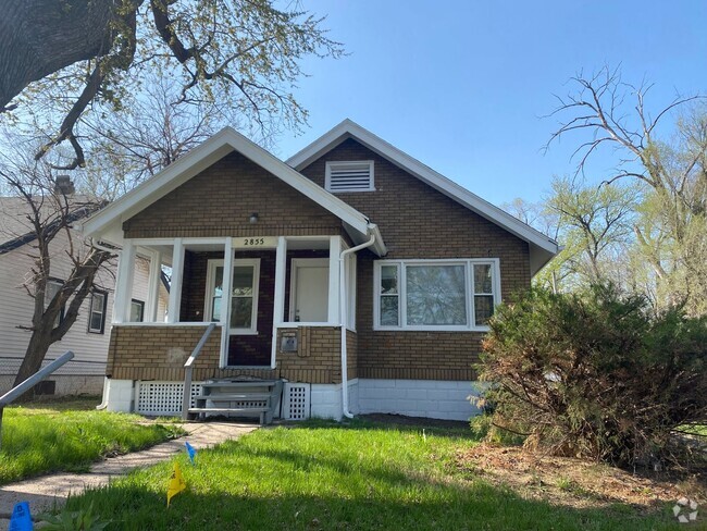 Building Photo - Remodeled 2 Bedroom with Garage Rental