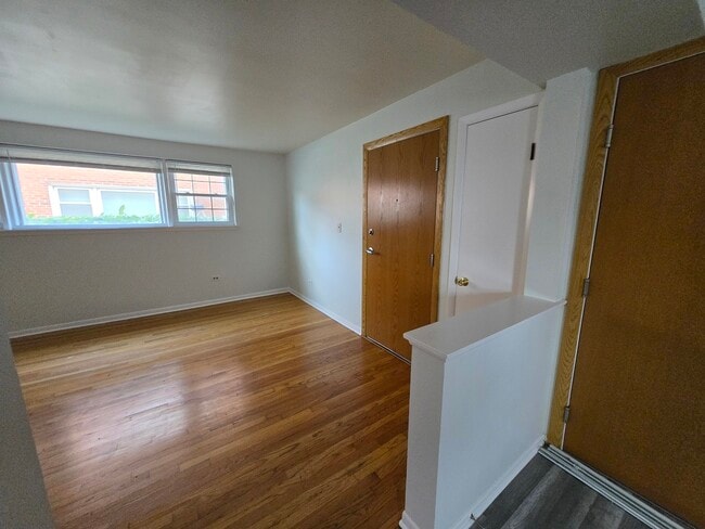 Photo - 9458 Glenlake Ave House