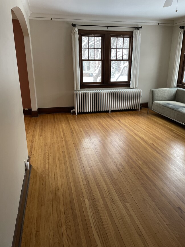 Living Room - 4334 Drew Ave S Townhome