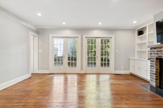 Photo - Gorgeous Historic South of Broad Home