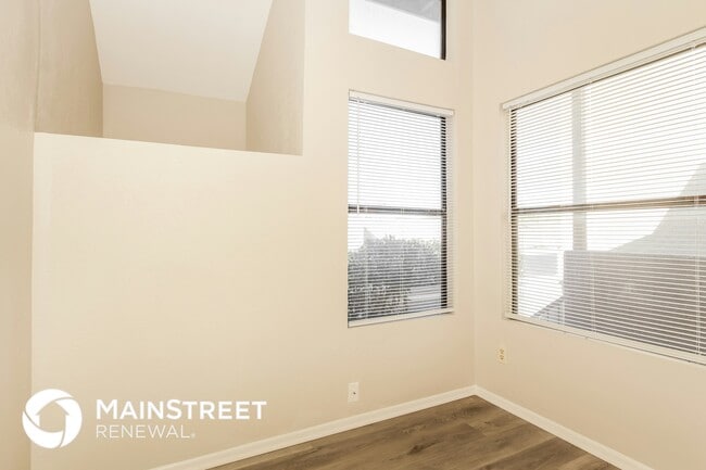 6713 W Aire Libre Ave