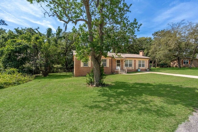 Building Photo - 253 Cowry Rd