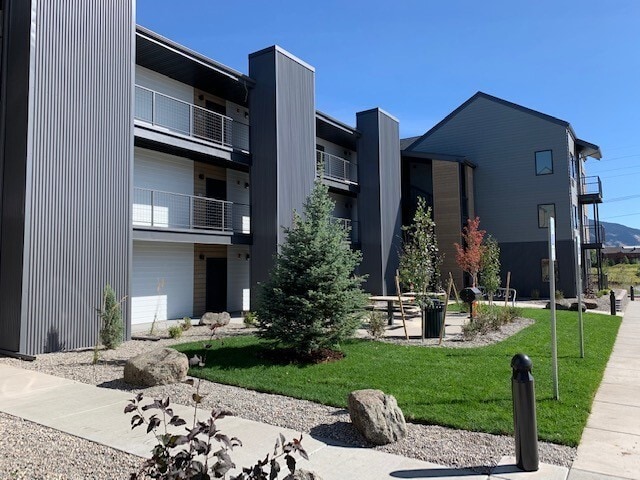 2 Bedrooms 2 Bathrooms - Corner Unit- Grou... - 2 Bedrooms 2 Bathrooms - Corner House Unit- Grou...