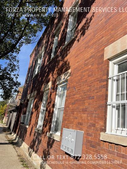 Photo - 7556 S Champlain Ave Unit 201