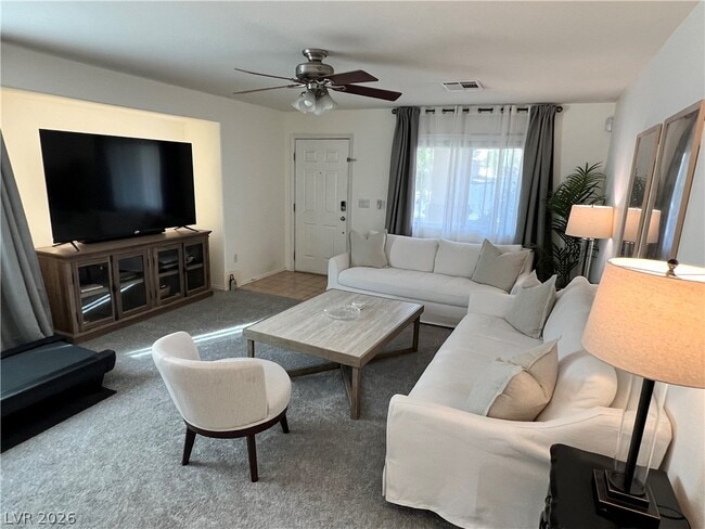 Photo - 8168 Finch Feather St