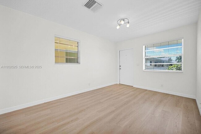 Photo - 1301 N 12th Ct Unidad 3B