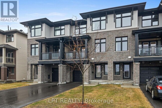 Photo - 42 Verglas Ln.