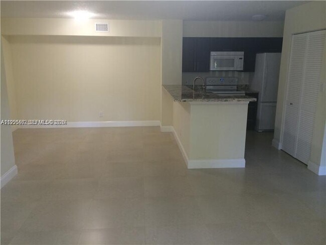 Photo - 650 S Park Rd Unit 11-5