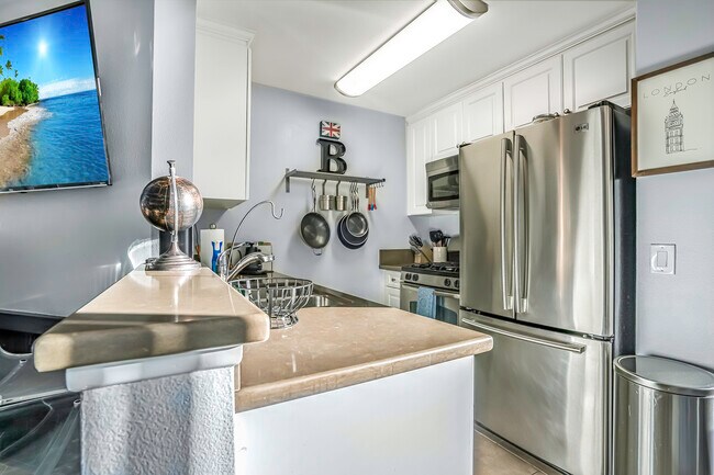 Photo - 7320 Hawthorn Ave Unit #315