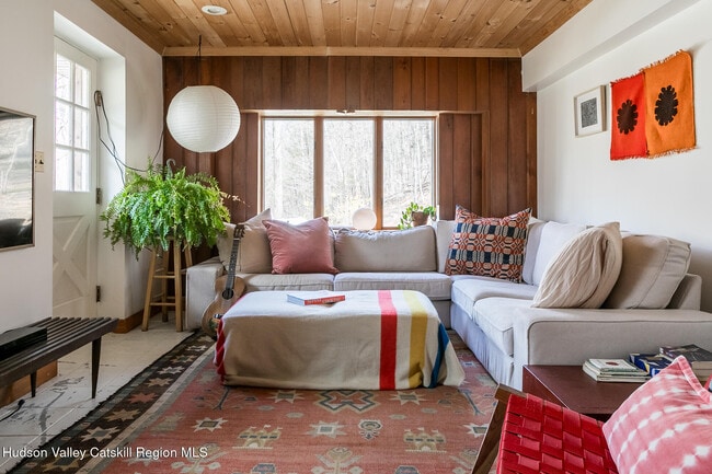 Photo - 671 Watson Hollow Rd