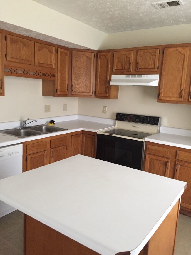 Photo - 4819 May Ridge Ln