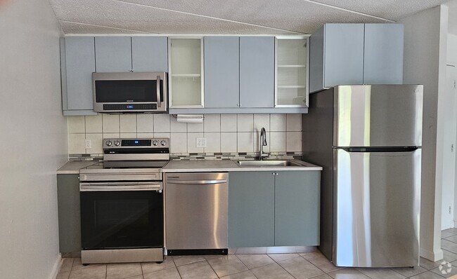 Plenty of cabinets and new stainless steel appliances - 147 Turner Rd Unit 92 Rental
