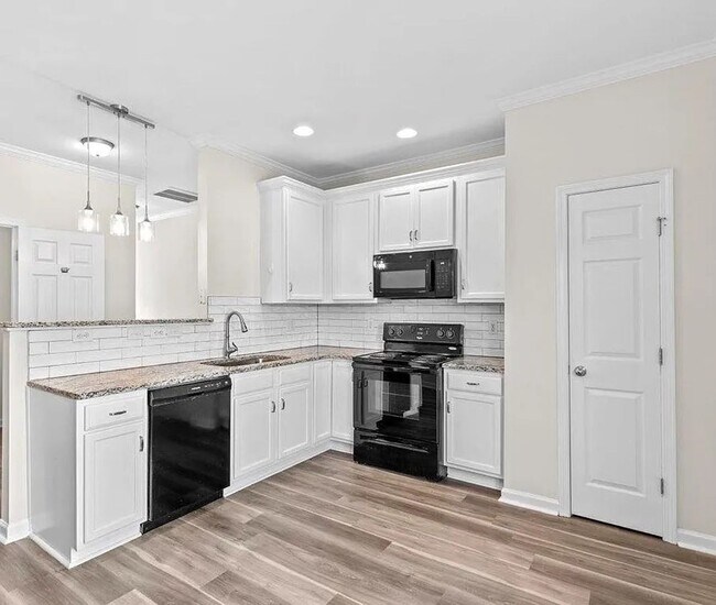 Photo - Spacious 3-Bedroom Townhome in Ganyard Farm