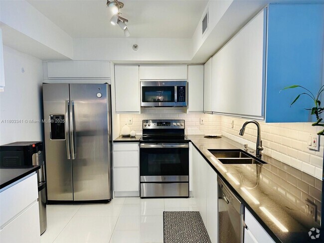 Building Photo - 19101 NE 36th Ct Rental