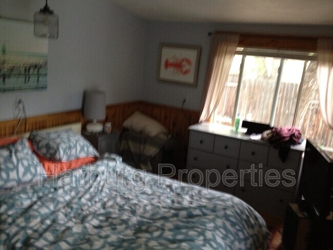 Photo - 1035 Mapleton Ave