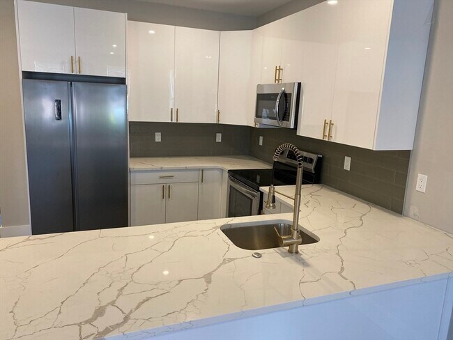 Building Photo - 32 Norwood St Unit 7