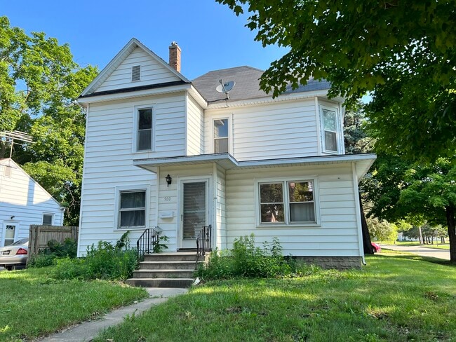 Front of house - South Side - 900 W Parker St Unit B