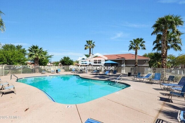 Building Photo - 2256 E Pima Ave Rental