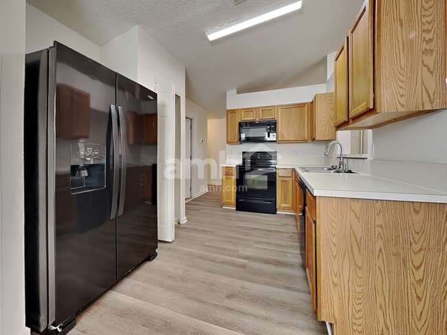 Photo - 8722 Star Leaf Rd N