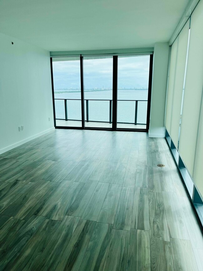 Photo - 460 NE 28th St Unidad 1408 Rental