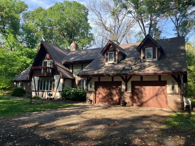 Building Photo - 4 Bedroom 2.5 Bath Wooded Lot Rental