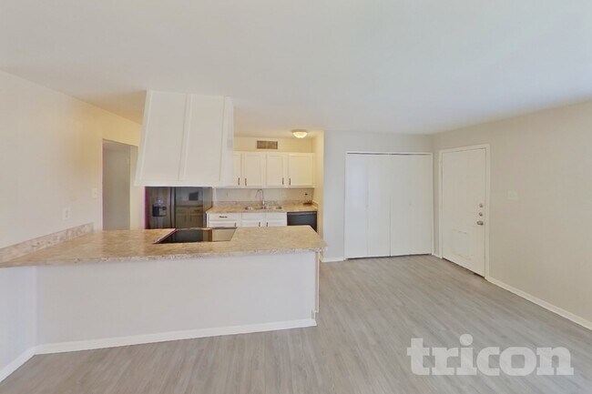 Photo - 332 Rockcrest Dr