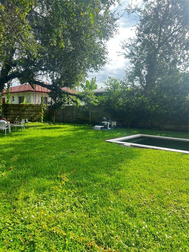 Photo - 15 NW 52nd St