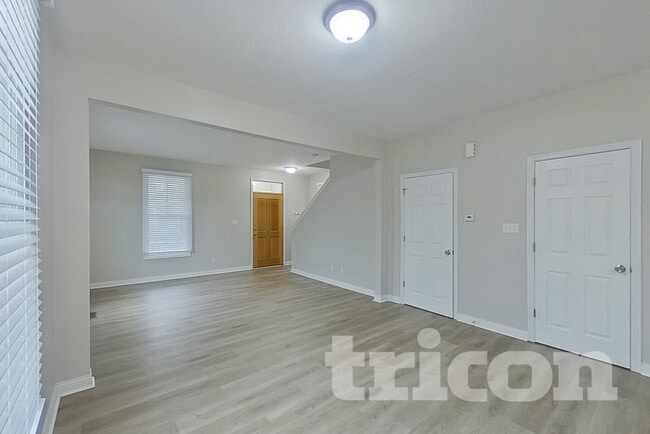 Photo - 3301 N Mester St