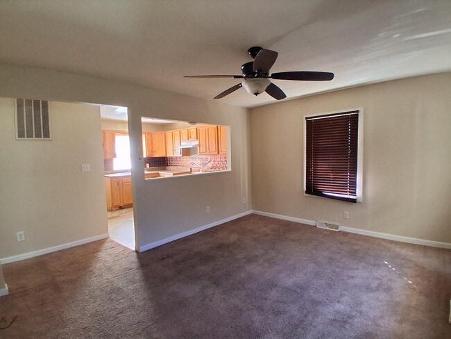 Photo - 111 Grace St