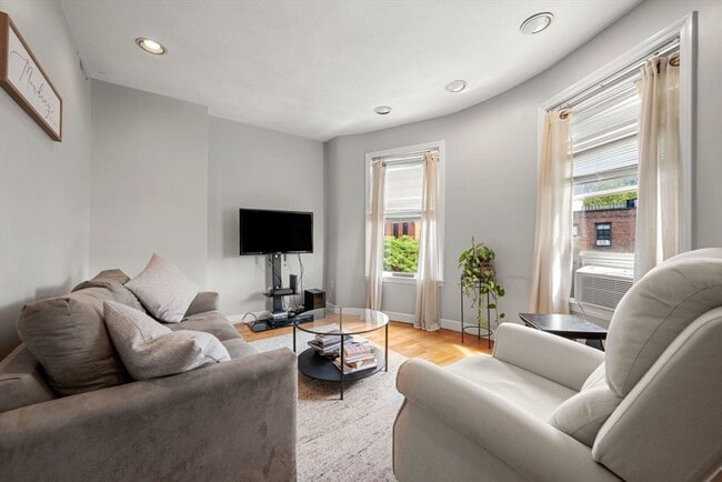 Photo - 277 Shawmut Ave Apartment Unit 4