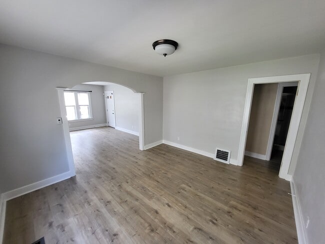 Photo - 1152 W 27th St Unit 1st Floor