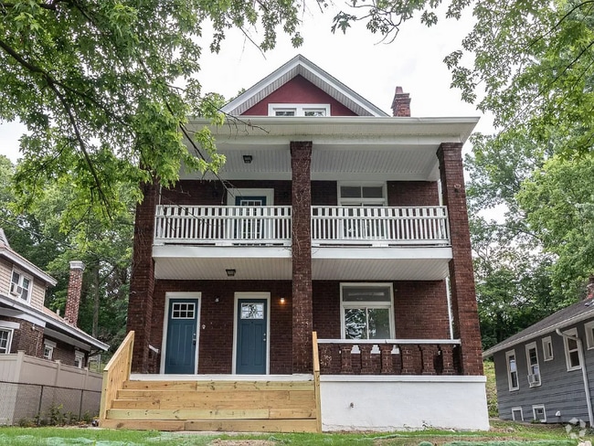 Building Photo - 2328 St James Ave Unit 2 Rental