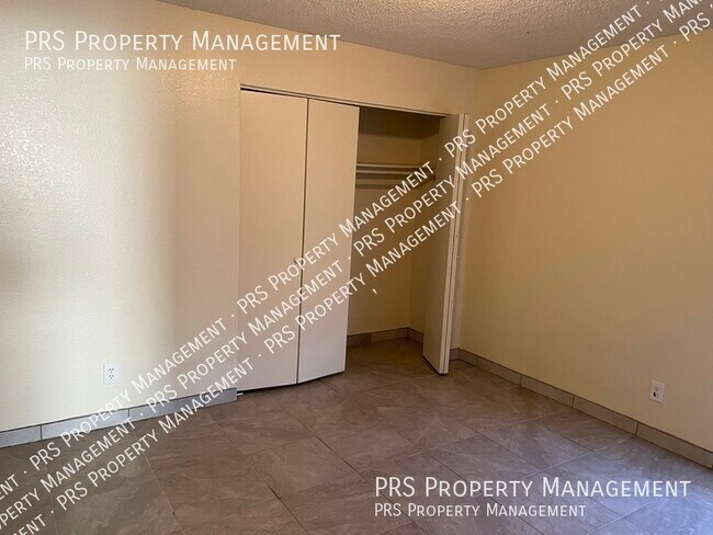 465 W Ivyglen St Unit 465 #124 W Ivyglen Street