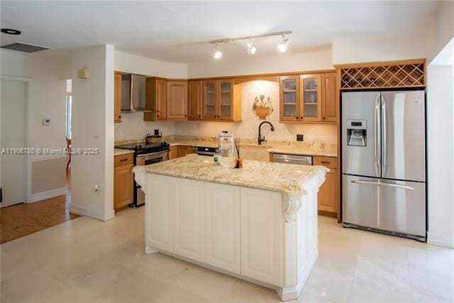 Photo - 928 Escobar Ave