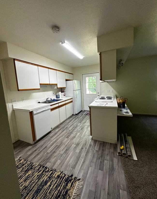 Kitchen - 416 Willow St