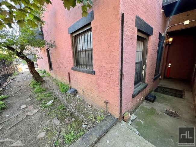 Photo - 3 bedroom in BROOKLYN NY 11221