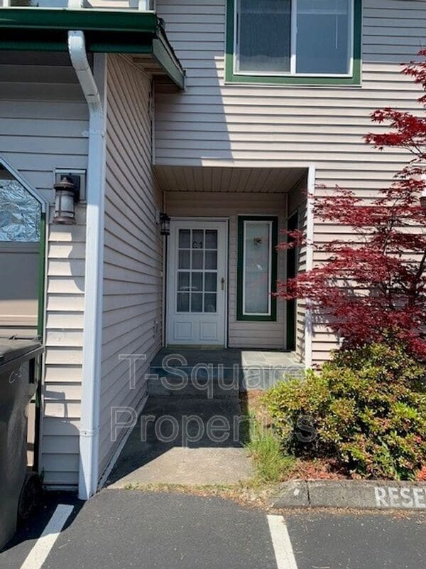 Photo - 15815 Admiralty Way Townhome