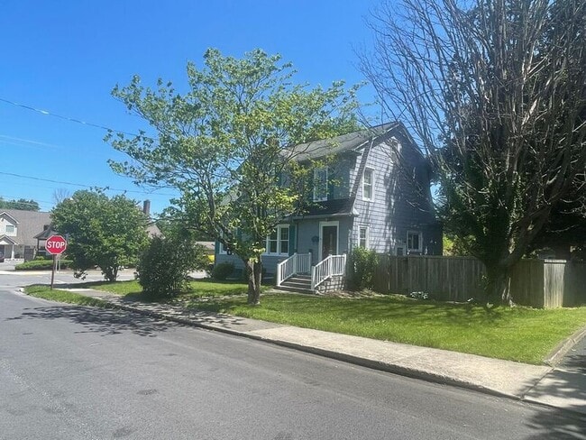 Photo - 528 Lindbergh Ave
