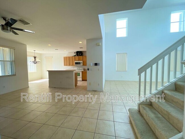 Photo - 17038 Tremont St