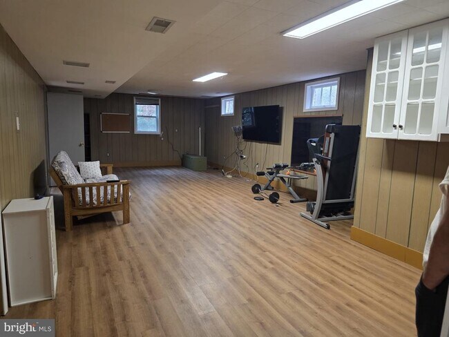 Photo - 401 Stonington Rd