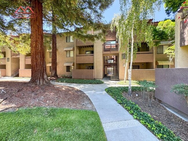 Building Photo - 2250 Monroe St Unit Apt 256