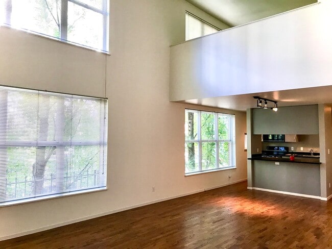 Living Area - 1009 NW Hoyt St Apartment Unit 203