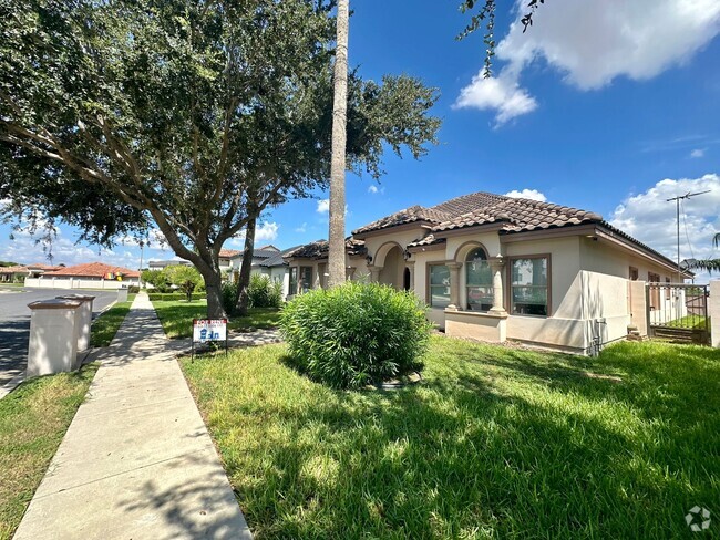 Building Photo - 1001 E Balboa Ave Rental