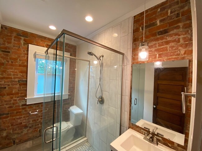 Photo - Hunter Ave 1045-1047 GW2 Unit 1045