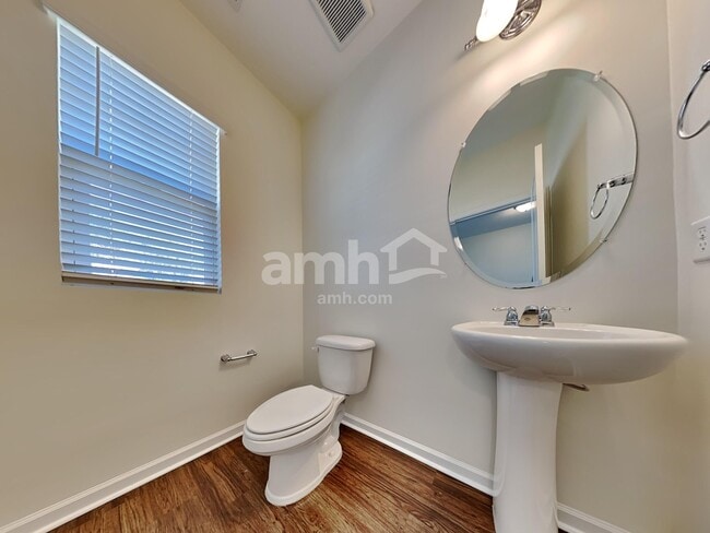 Photo - 143 Orion Way