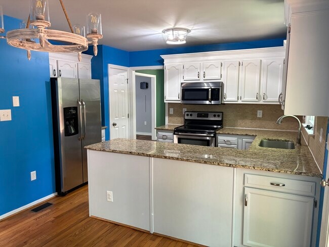 Photo - 5605 Chatmoss Rd