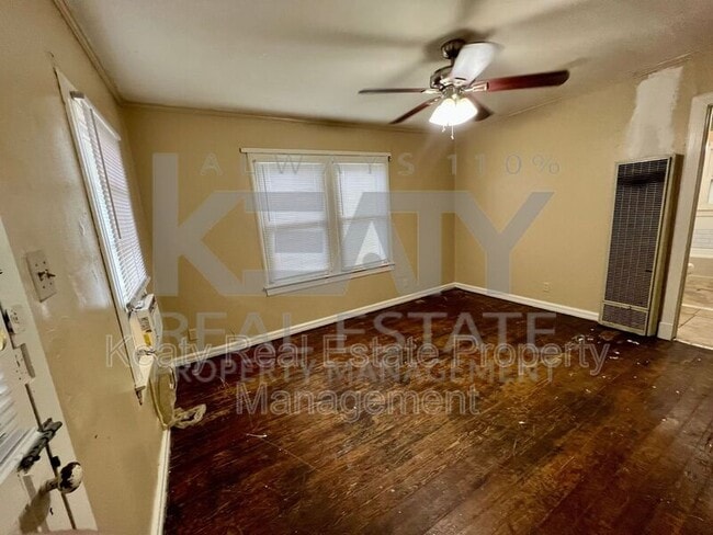 Photo - 409 Silkwood St