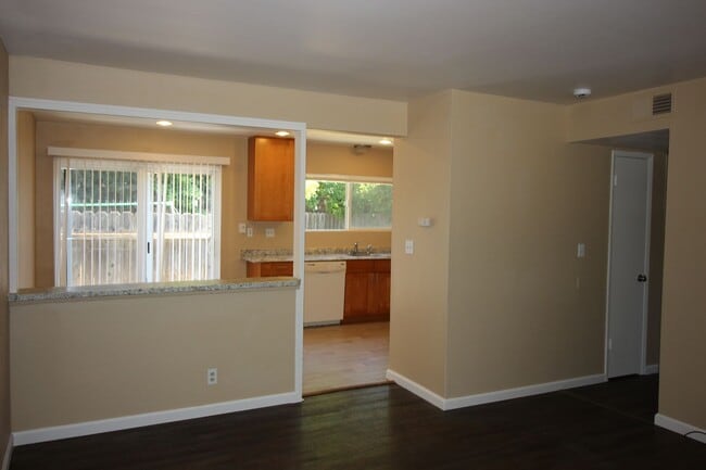 Photo - 4441 Yukon Dr Townhome
